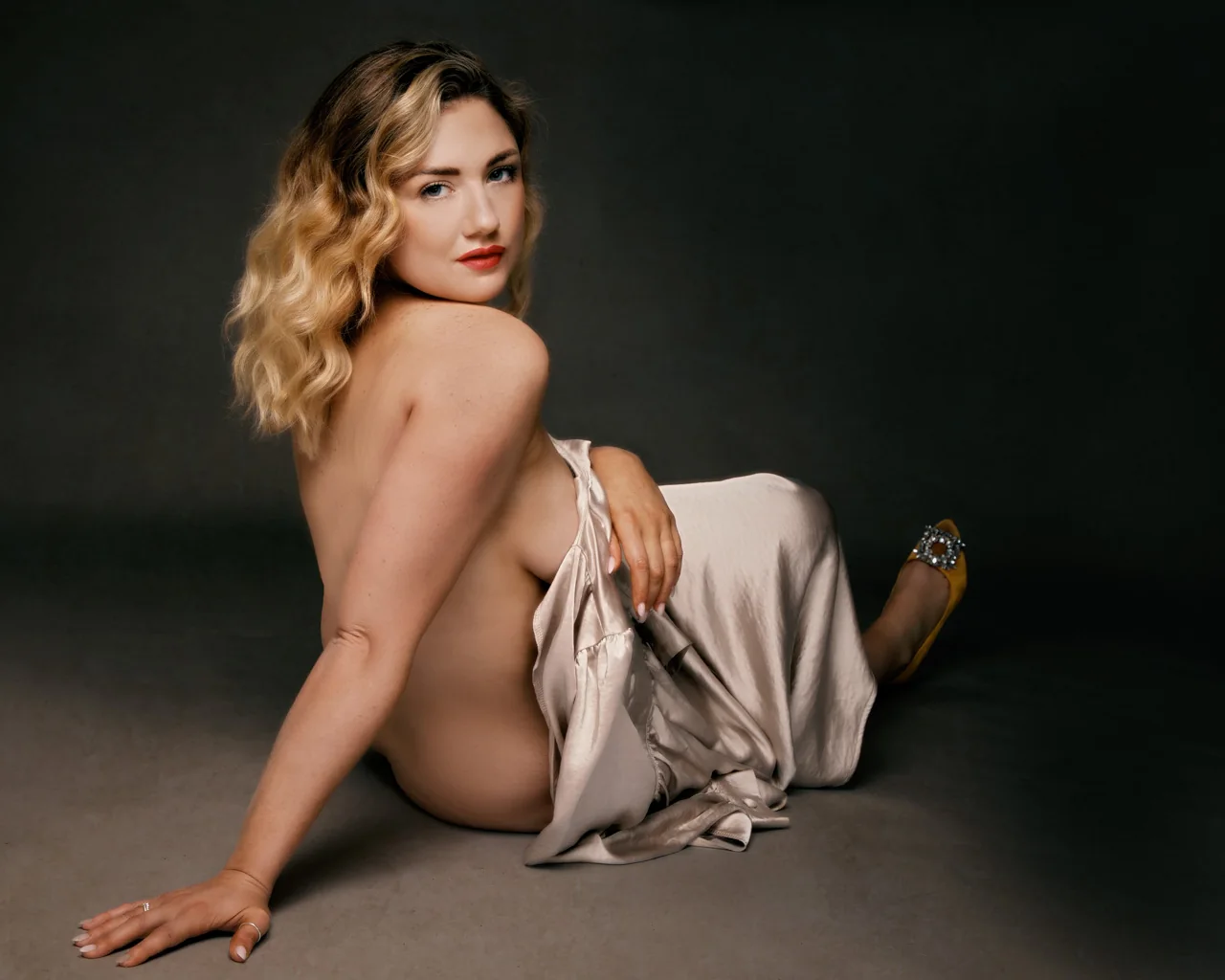 Luxury boudoir portrait by Elland-Vee in Warminster, Wiltshire