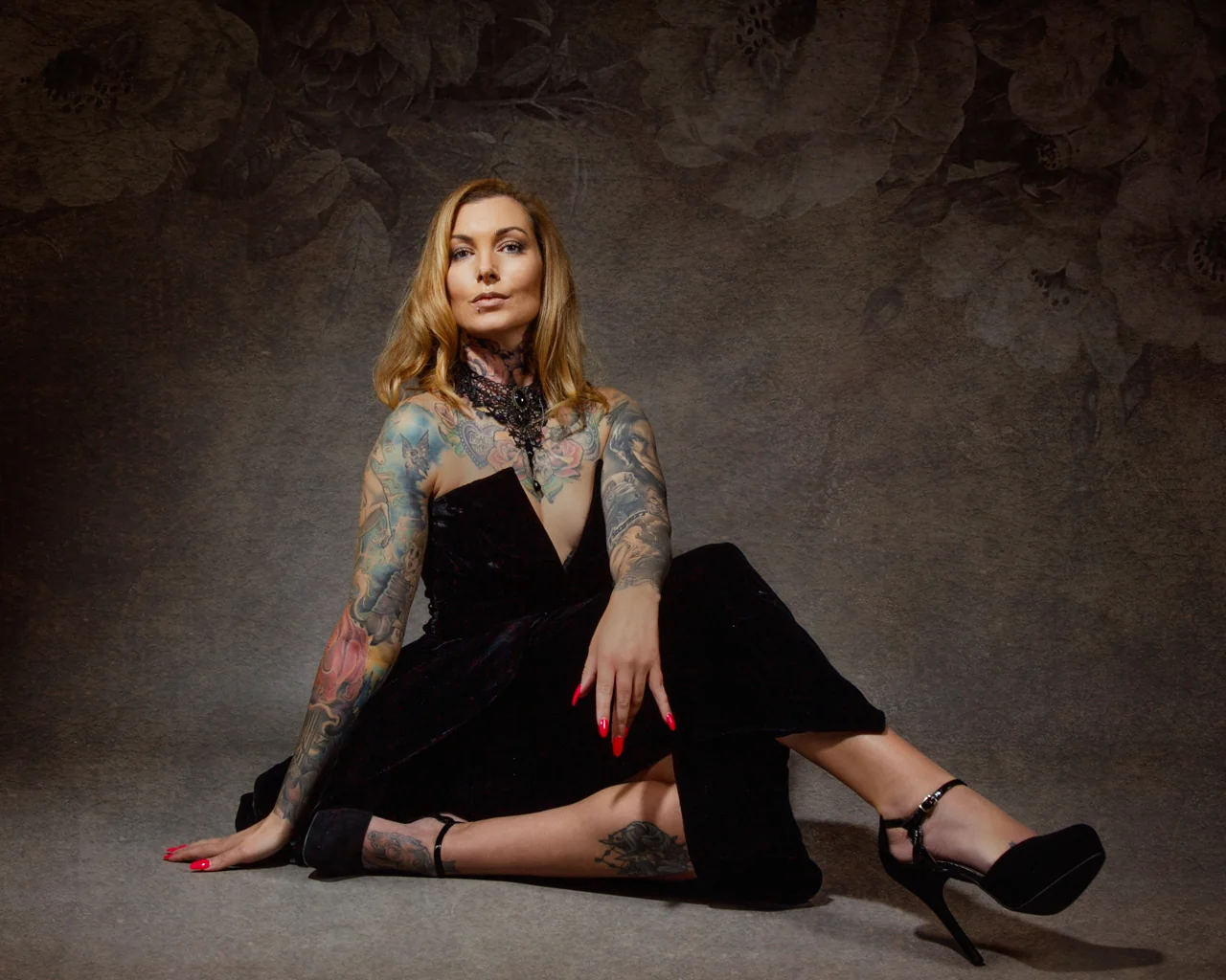 Vintage glamour boudoir portrait by Elland-Vee in Warminster, Wiltshire
